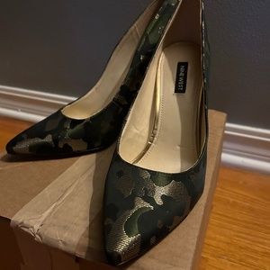 Nine West camo pumps